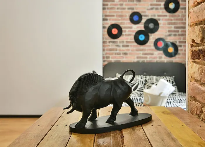 Apartment Handmade - *