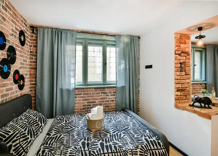 Apartment Handmade - *